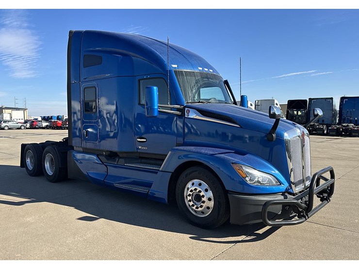 2022-kenworth-t680-image-2