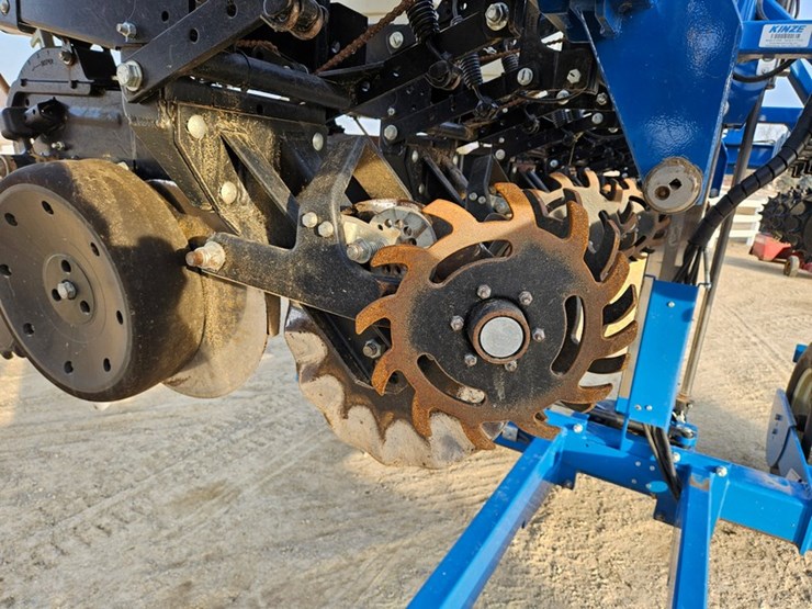 2019-kinze-3500-image-25