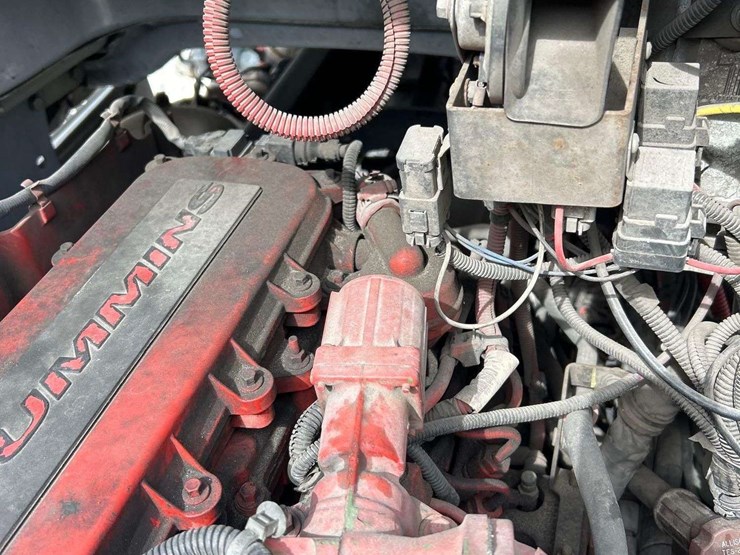 2020-freightliner-114sd-image-11