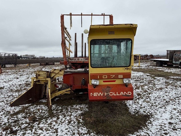 new-holland-1075-image-8