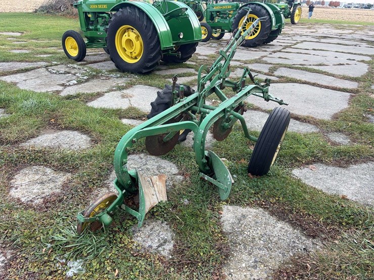 john-deere-12-image-5