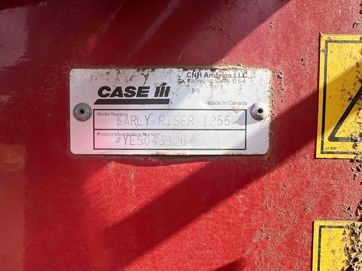 2014-case-ih-1255-image-30