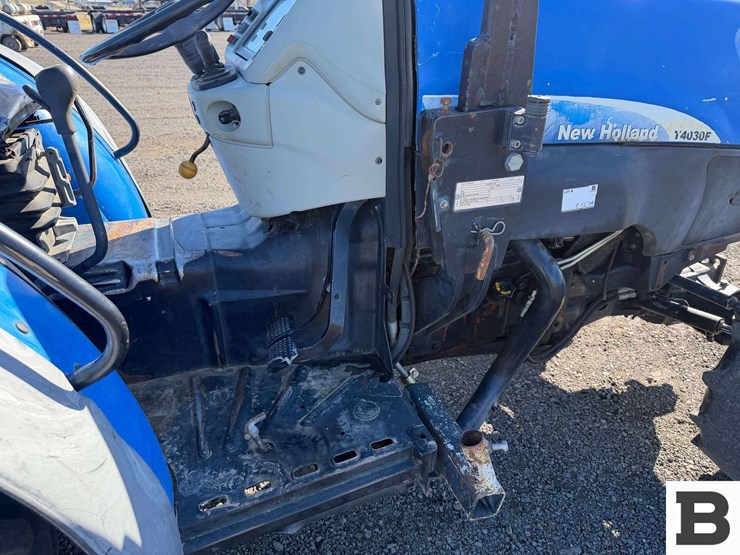 new-holland-t4030f-image-34