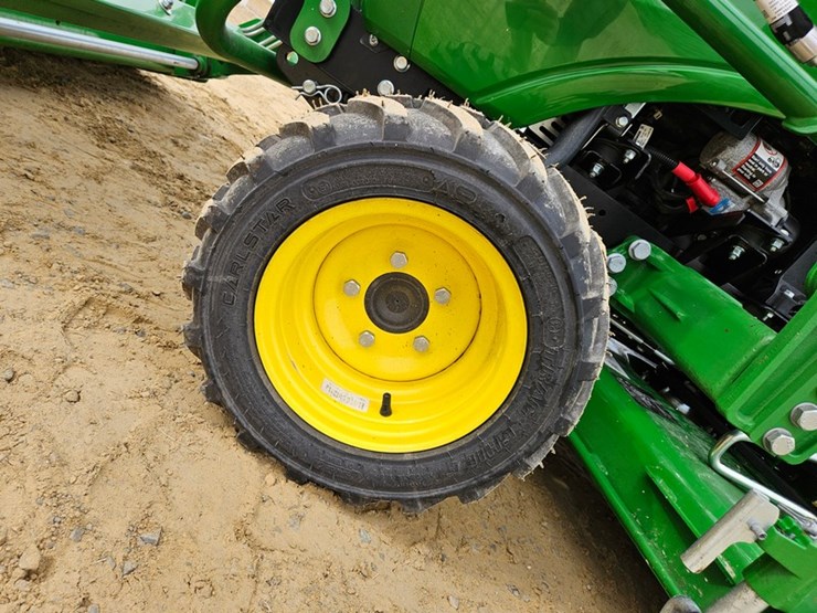 2024-john-deere-1025r-image-46