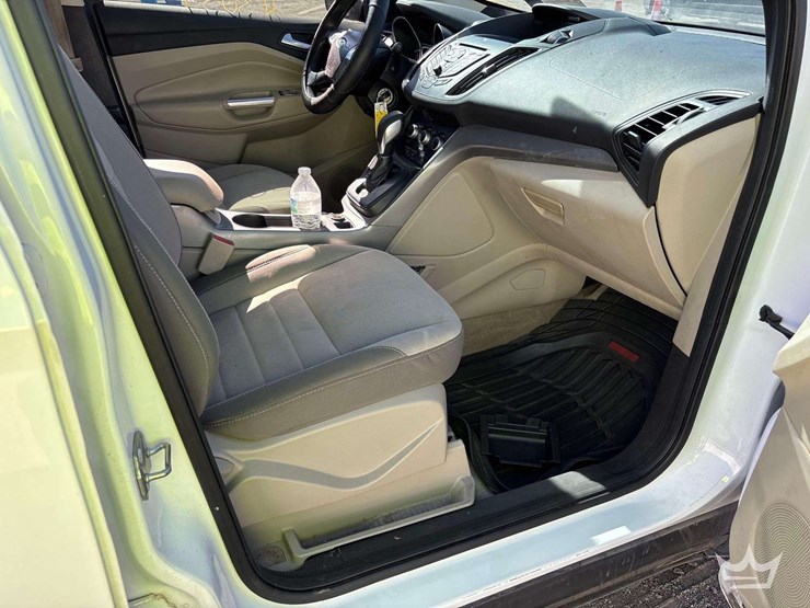 2016-ford-escape-image-21