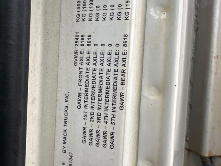 2020-mack-gr64f9-quad/a-dump-truck-image-19