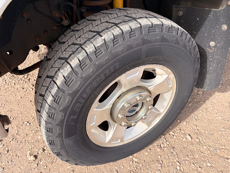 2011-ford-f350-image-25