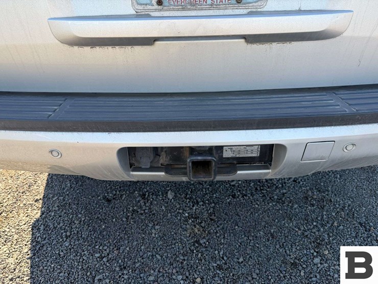 2011-chevrolet-tahoe-image-16