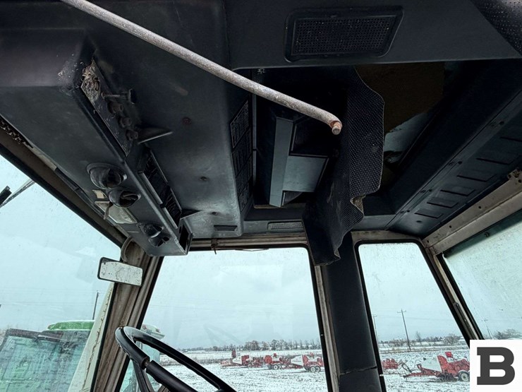 case-2670-tractor-image-36
