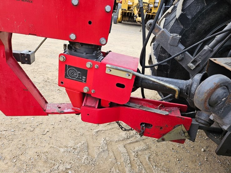 massey-ferguson-1383-image-11