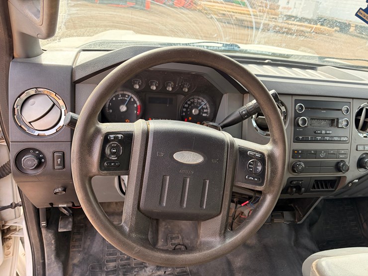 2011-ford-f350-image-17