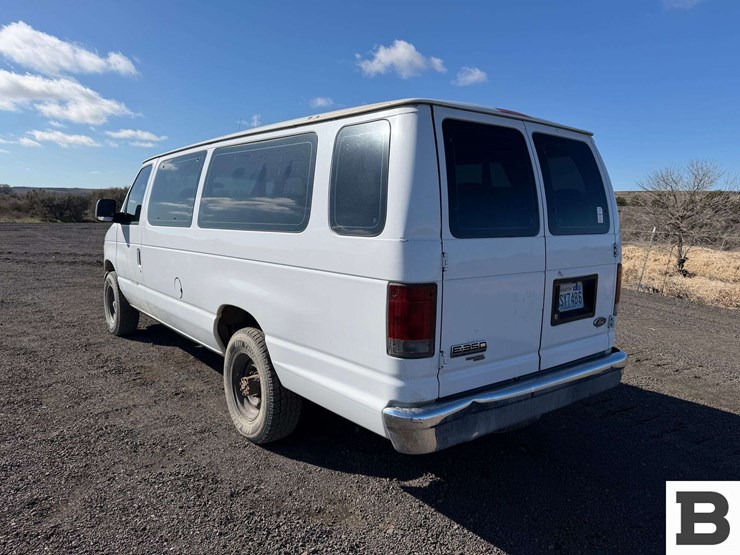 2006-ford-econoline-350-image-3