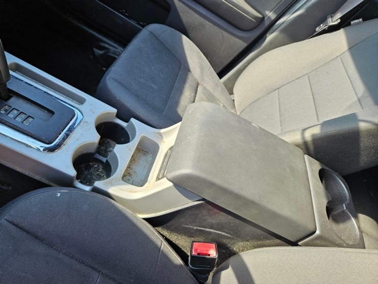 2012-ford-escape-image-27