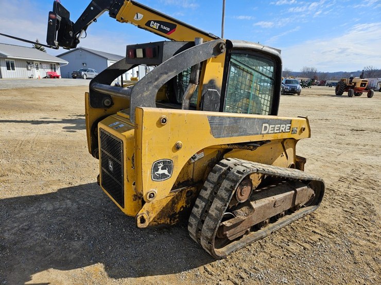 2007-deere-ct322-image-5