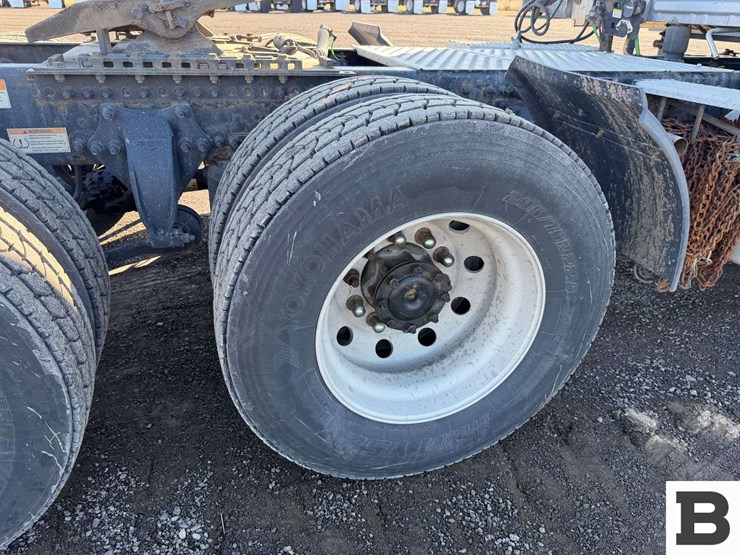 2019-freightliner-cascadia-126-image-33