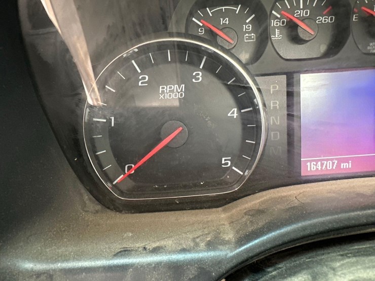 2015-chevrolet-3500hd-image-9