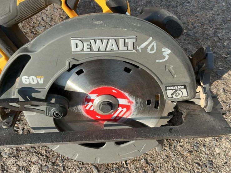 #103-•-dewalt-dcs578-cordless-circle-saw-image-10
