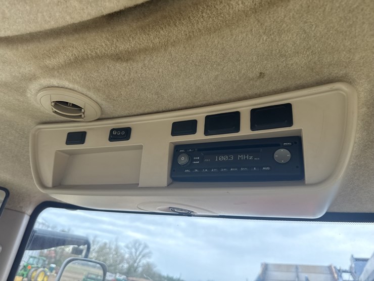 2015-john-deere-8270r-image-10