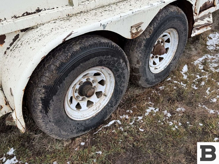 1990-hworl-horse-trailer-image-19