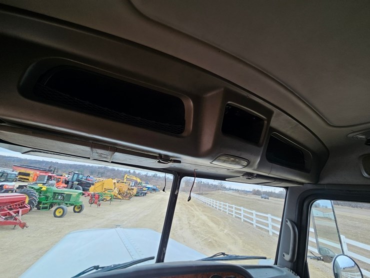 2006-peterbilt-379-image-64