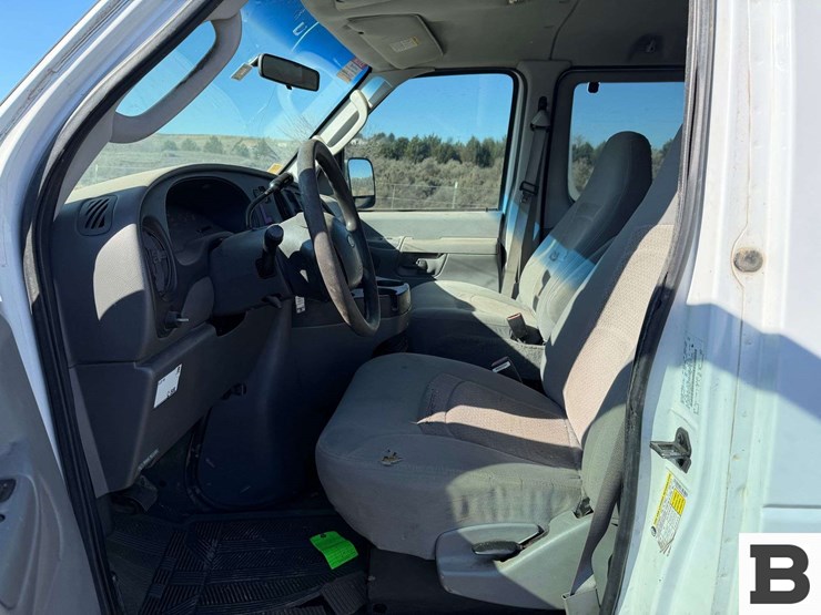 2006-ford-econoline-350-image-24