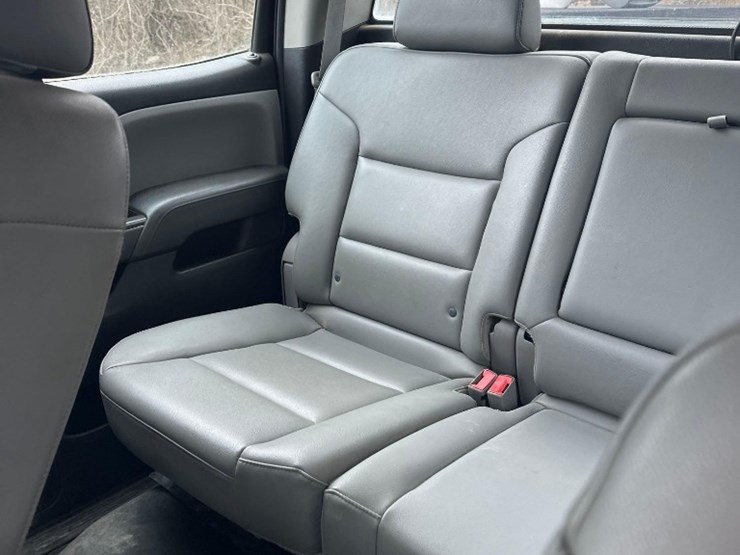 2016-chevrolet-3500hd-image-17