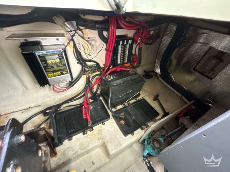 2006-sea-ray-sundancer-31ft-boat-w/-loadmaster-28ft-tri-axle-boat-trailer-image-9