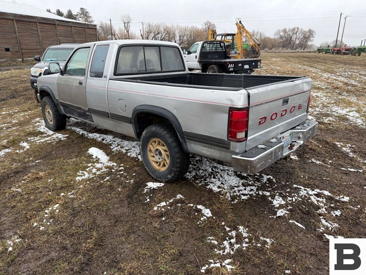 1993-dodge-dakota-image-3