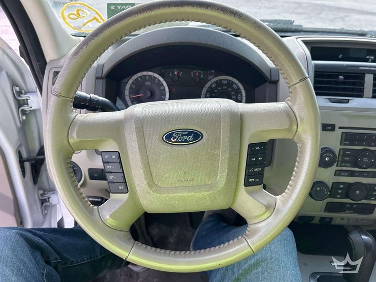 2012-ford-escape-image-13