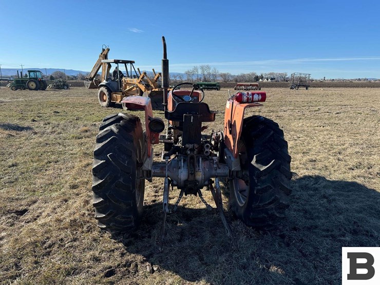 massey-ferguson-165-image-5