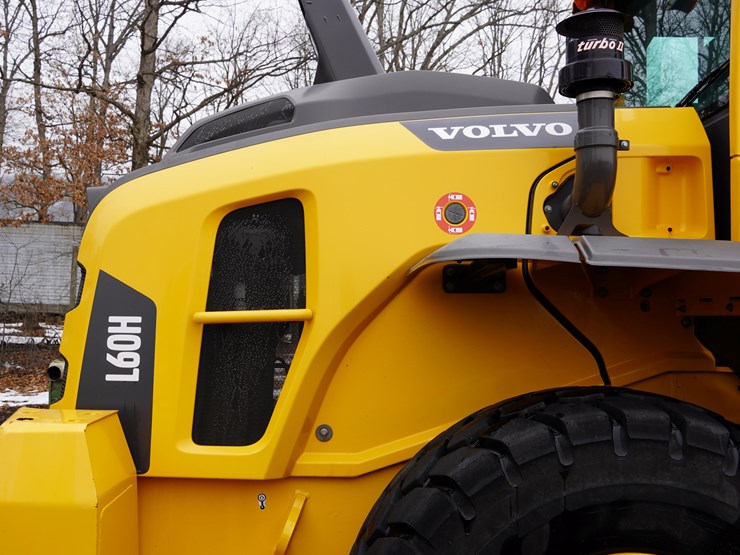 2022-volvo-l60h-image-47