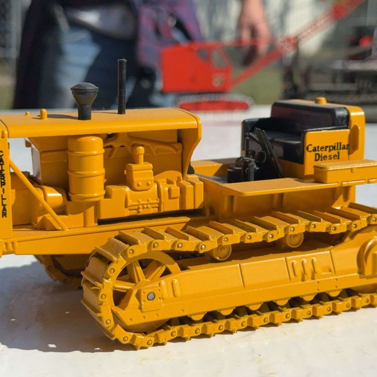 CATERPILLAR 25