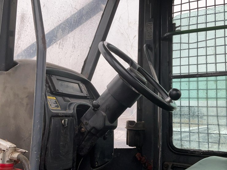 2006-deere-640g-iii-image-16