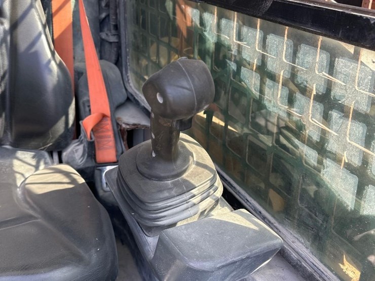 2017-john-deere-318-image-14