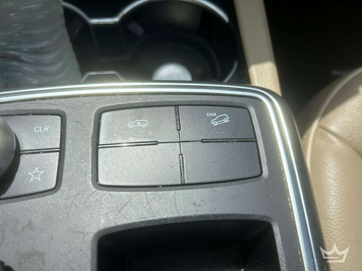 2013-mercedes-benz-gl450-image-35