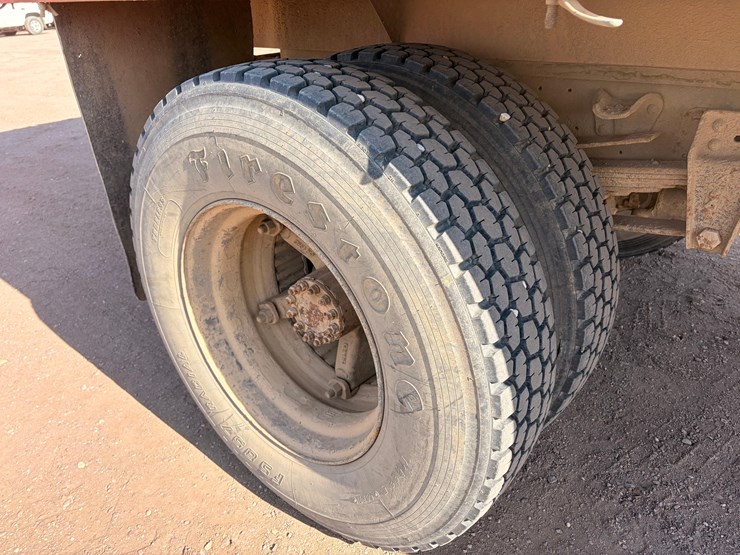 1987-gmc-7000-image-13