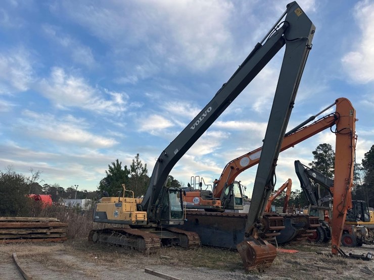 2014-volvo-ec250d-lr-image-1