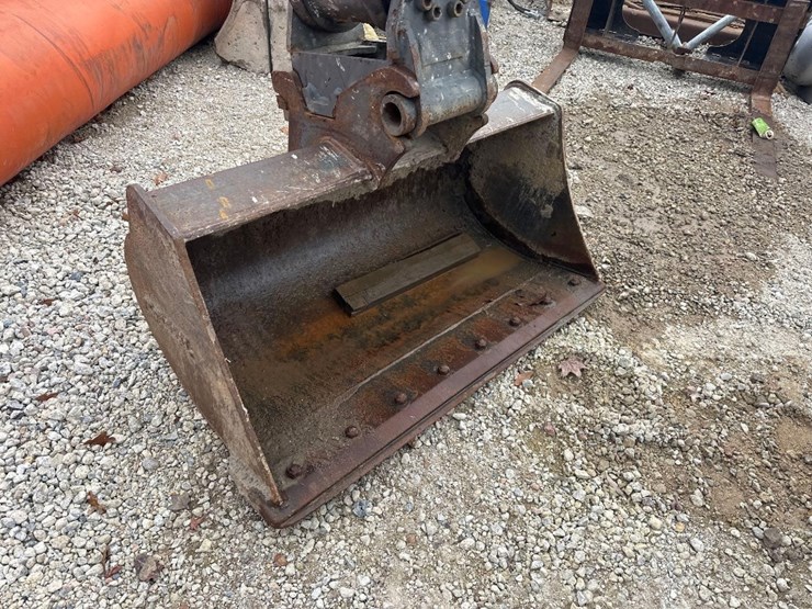 2014-deere-60g-image-7