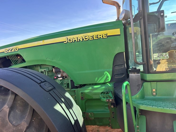john-deere-8220-image-10