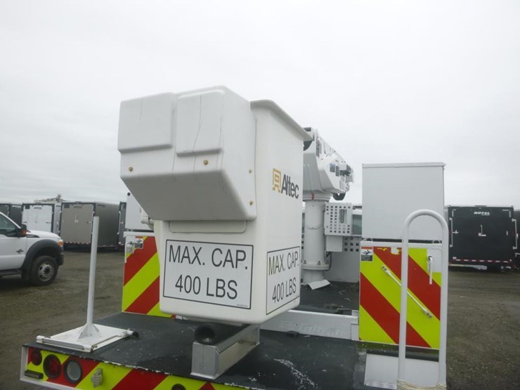 2022-ford-f550-image-11