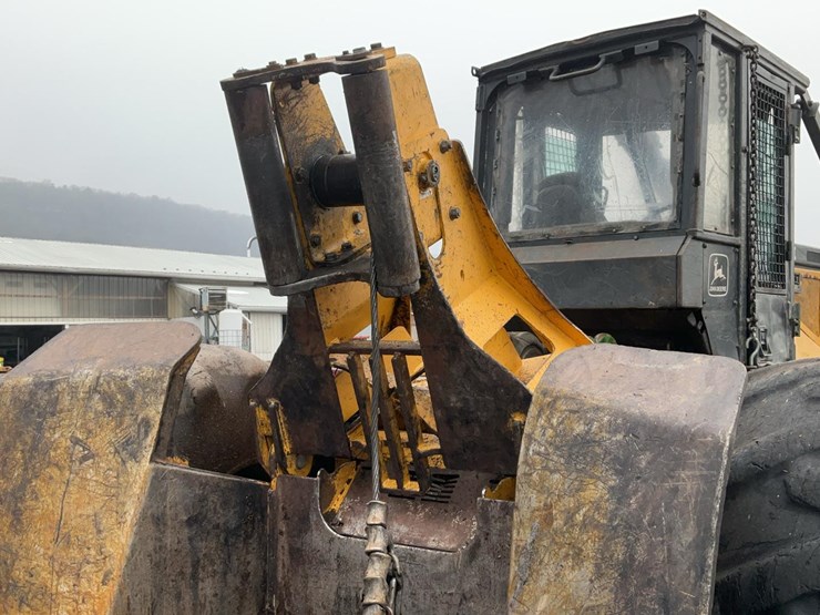 2006-deere-640g-iii-image-42