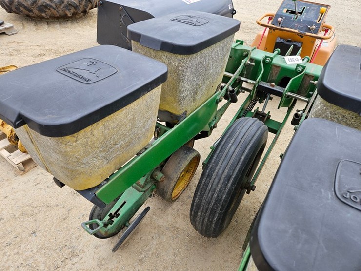 john-deere-7300-image-17