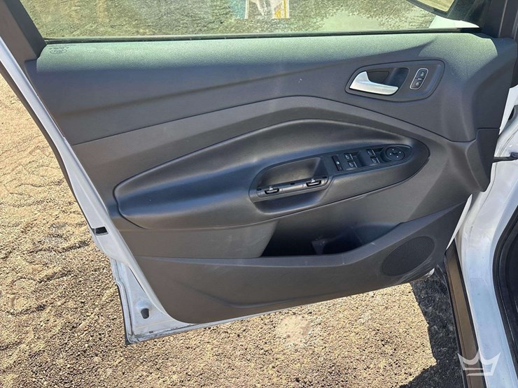 2017-ford-escape-image-6