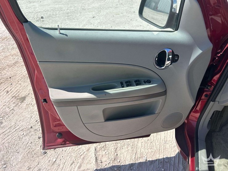 2010-chevrolet-hhr-image-11