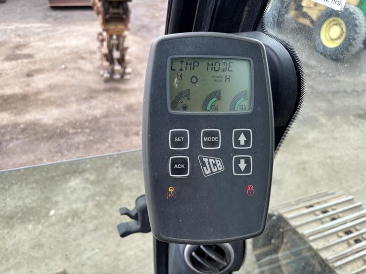 2012-jcb-js160-image-29