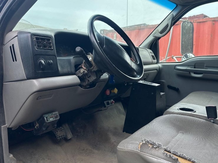 2000-ford-f750-image-13