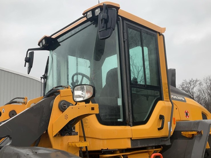 2019-volvo-l70h-image-33