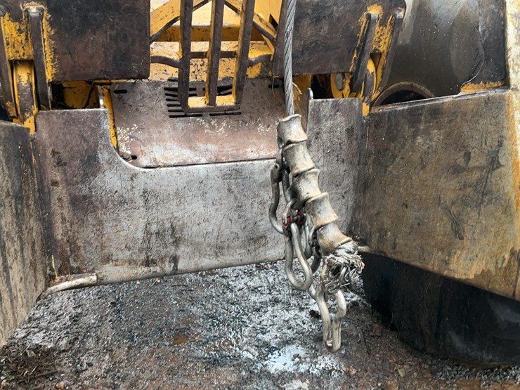 2006-deere-640g-iii-image-40