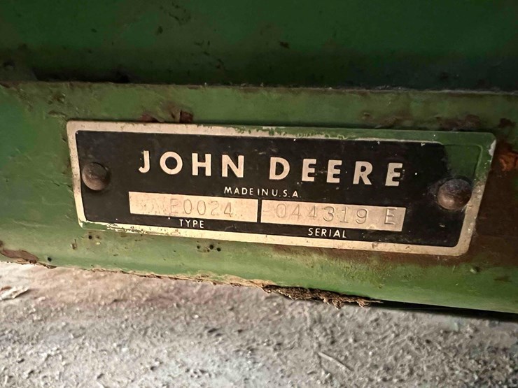 john-deere-24t-image-10