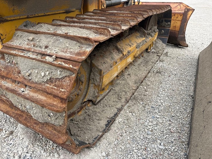 2015-deere-650k-lgp-image-21